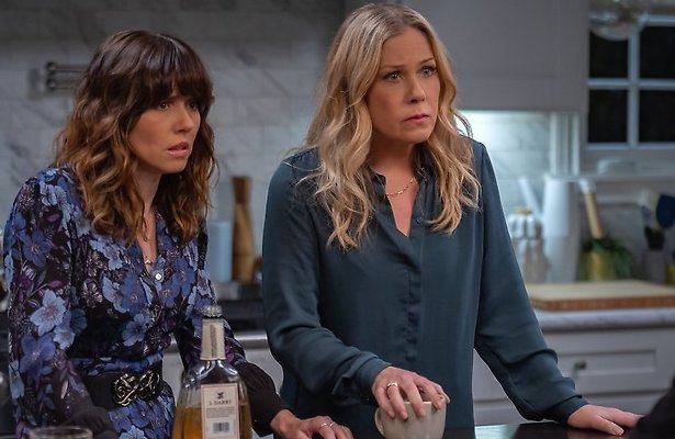 Netflix bestelt derde en laatste seizoen Dead To Me